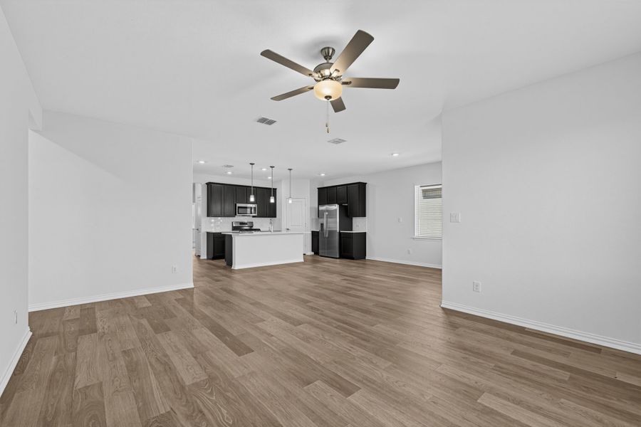 Spacious, unfurnished interior of a new home in Parks at Foster Crossing, Anna (Image 15).