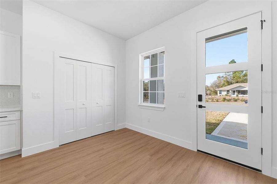 Spacious, unfurnished interior of a new home in , Citrus Springs (Image 22).