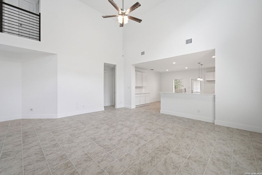 Spacious, unfurnished interior of a new home in Laurel Vistas, San Antonio (Image 30).