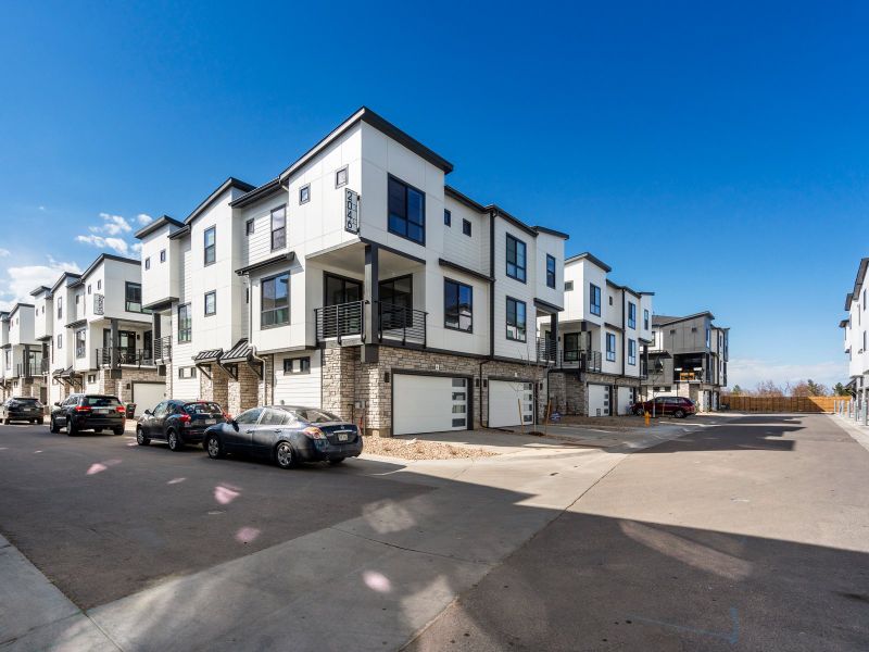 Condo located in Denver, CO showcasing its design and architecture (Image 3). Condo located in Denver, CO showcasing its design and architecture (Image 3).