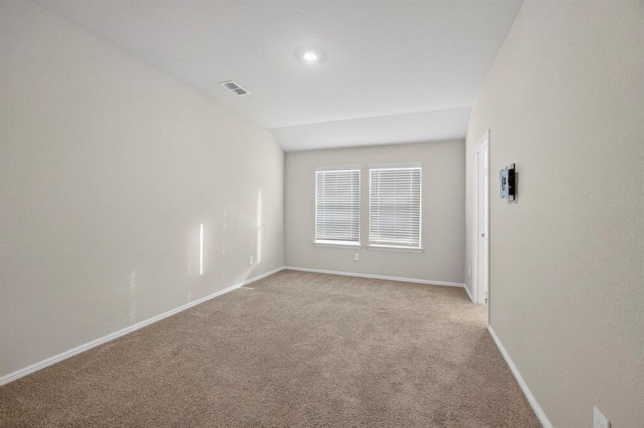 Spacious, unfurnished interior of a new home in , Haltom City (Image 25). Spacious, unfurnished interior of a new home in , Haltom City (Image 25).