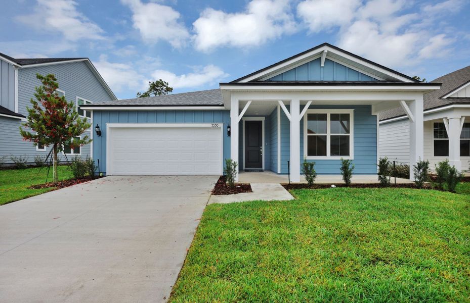 Exterior details and patio area of a home in Hyland Trail, Green Cove Springs (Image 3).