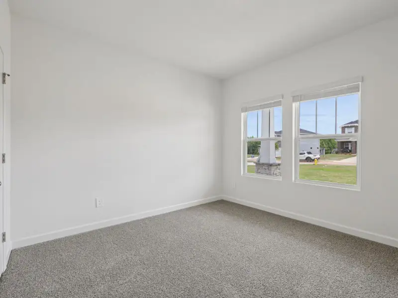 Spacious, unfurnished interior of a new home in Brighton Springs, York (Image 13).