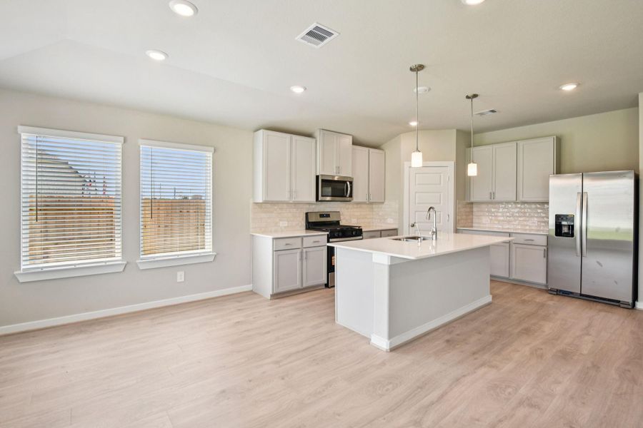 Furnished interior view inside a new home in Stewart's Ranch, Conroe (Image 13).