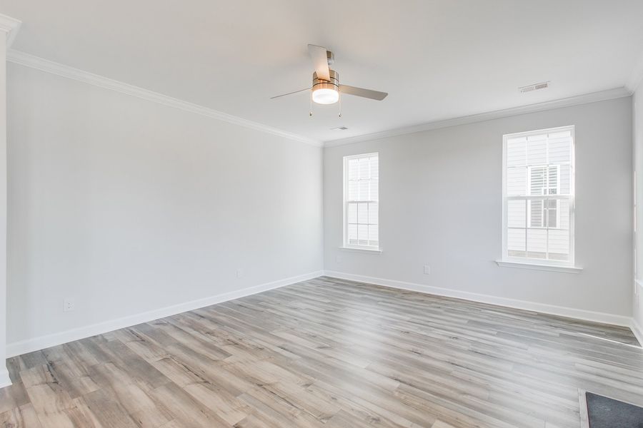 Spacious, unfurnished interior of a new home in Hendrix Farms, Lexington (Image 20).