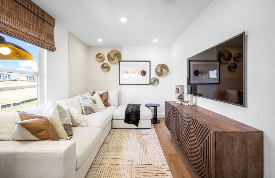 Representative furnished interior of a home built from the Maroon by Pulte Homes in Cameron Place, Austin (Image 19).