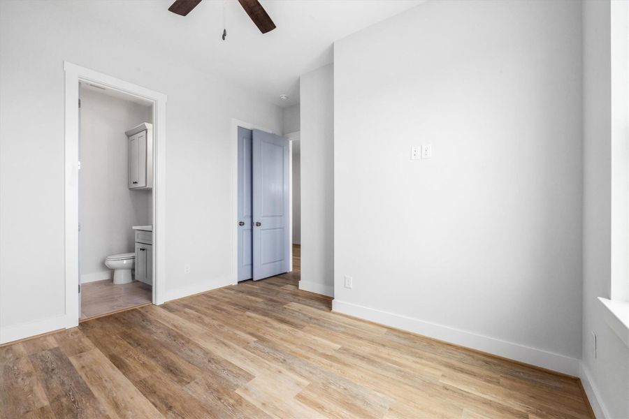 Spacious, unfurnished interior of a new home in , Galveston (Image 22).