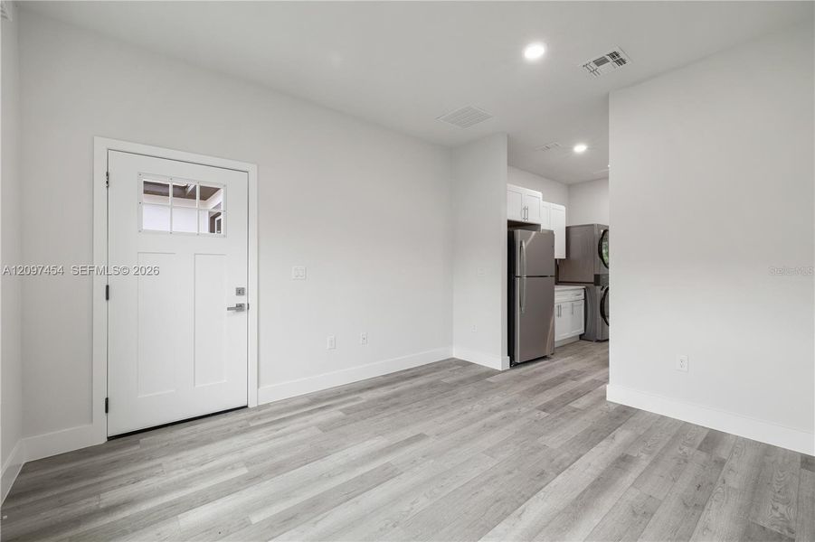 Spacious, unfurnished interior of a new home in , Ocala (Image 18).