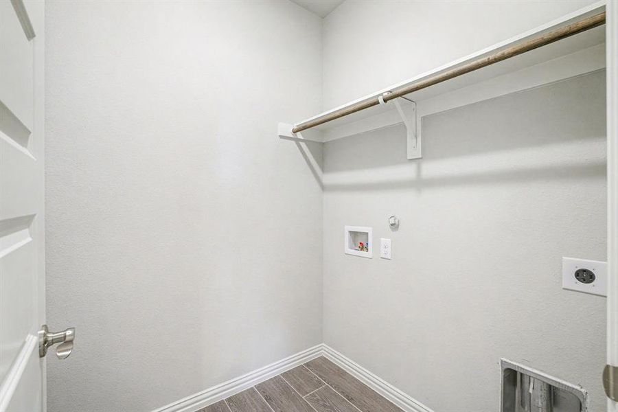 Spacious, unfurnished interior of a new home in Courts Of Bonnie Brae, Denton (Image 28). Spacious, unfurnished interior of a new home in Courts Of Bonnie Brae, Denton (Image 28).