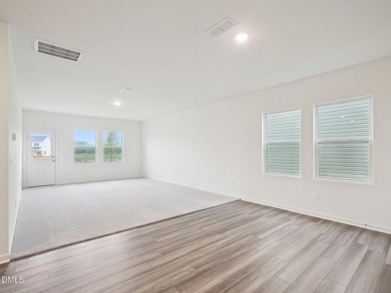 8-web-or-mls-Solace Wy 212-2805-008