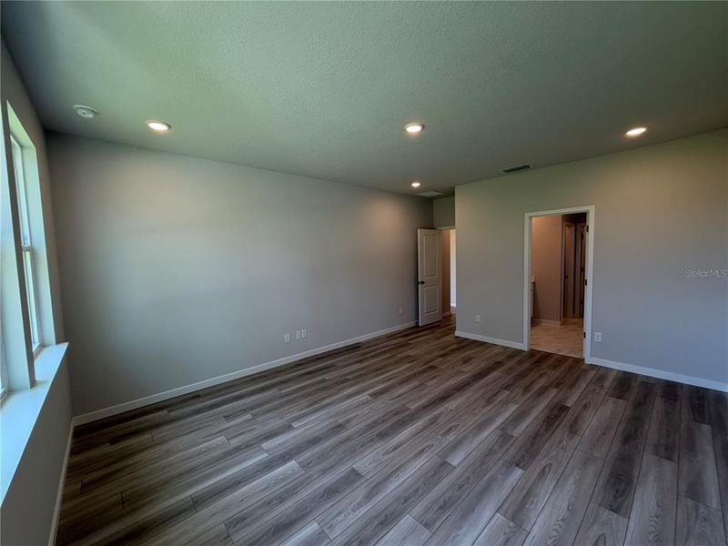 Spacious, unfurnished interior of a new home in Reserve East, Flagler Beach (Image 31).