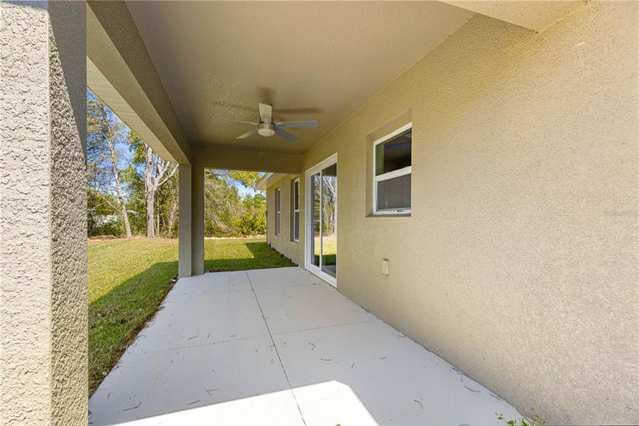 Exterior details and patio area of a home in , Ocklawaha (Image 25).