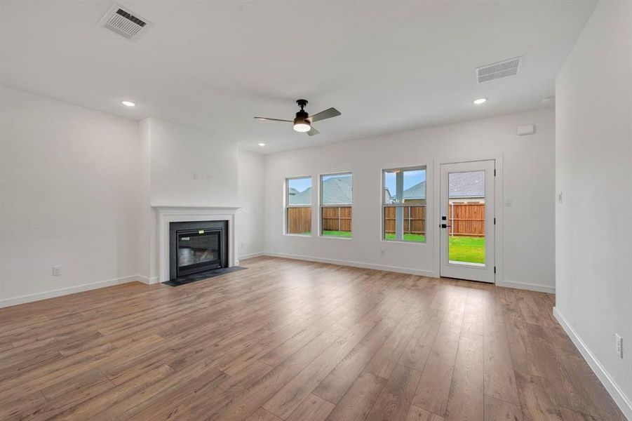 Spacious, unfurnished interior of a new home in Rolling Ridge, Van Alstyne (Image 21). Spacious, unfurnished interior of a new home in Rolling Ridge, Van Alstyne (Image 21).