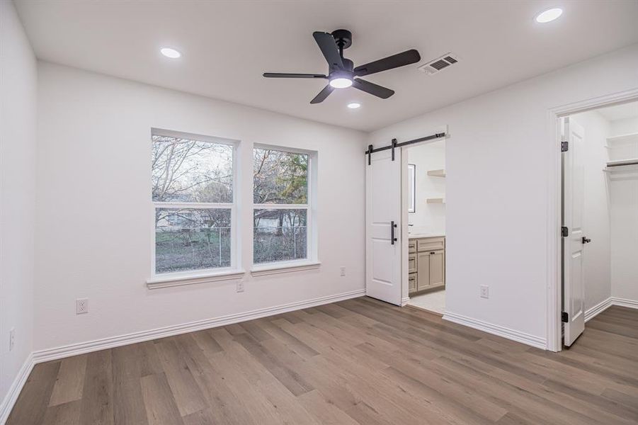 Spacious, unfurnished interior of a new home in , Hillsboro (Image 16).