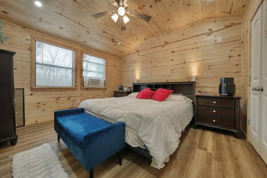 Furnished interior view inside a new home in , Grand Saline (Image 10).