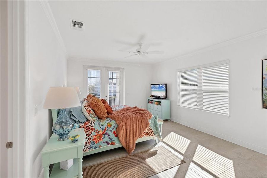 Furnished interior view inside a new home in , Bradenton (Image 40).