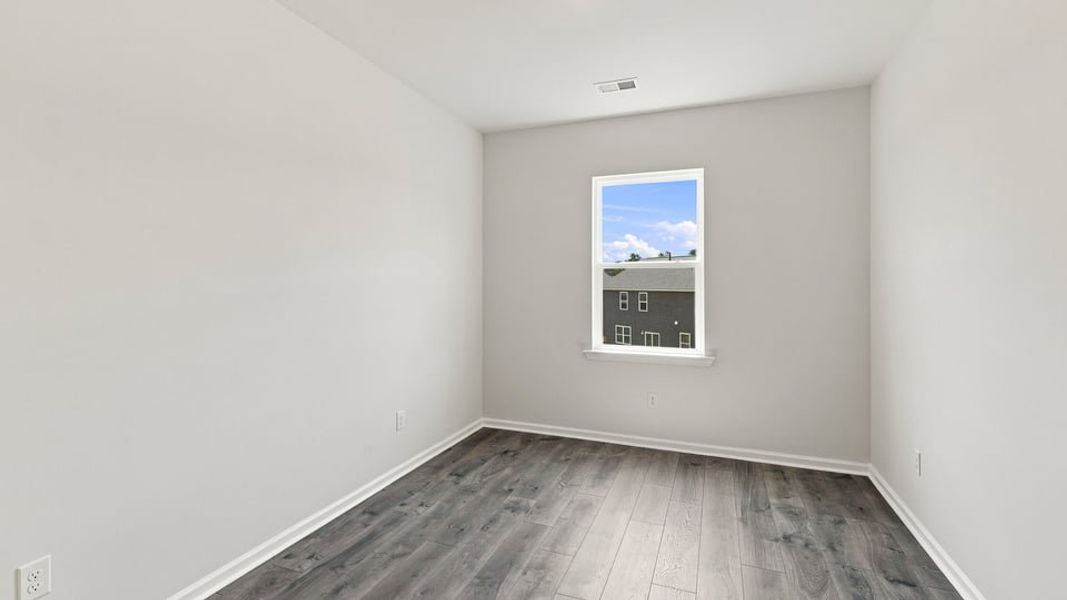 Spacious, unfurnished interior of a new home in Chestnut Ridge, Greenville (Image 18).