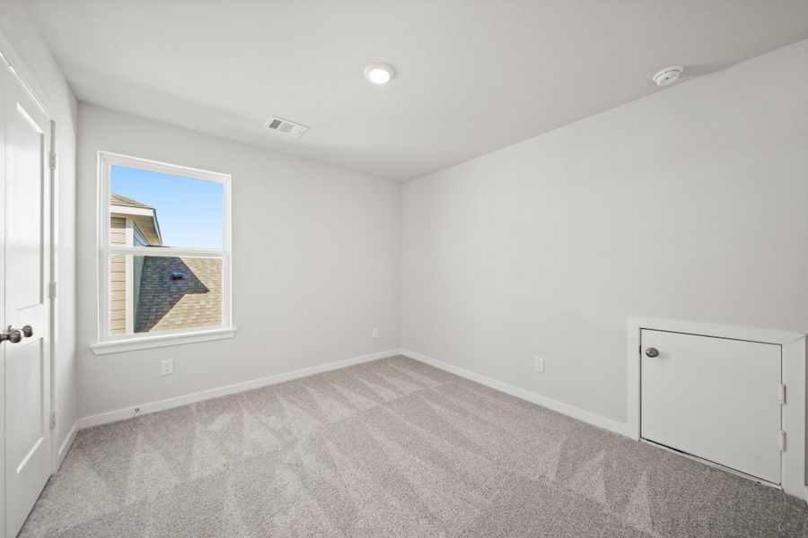 Spacious, unfurnished interior of a new home in Riverwood Ranch, Angleton (Image 13).