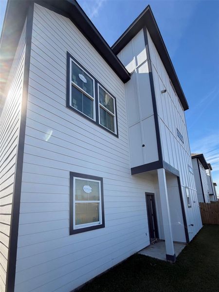 Exterior details and patio area of a home in , Houston (Image 3).