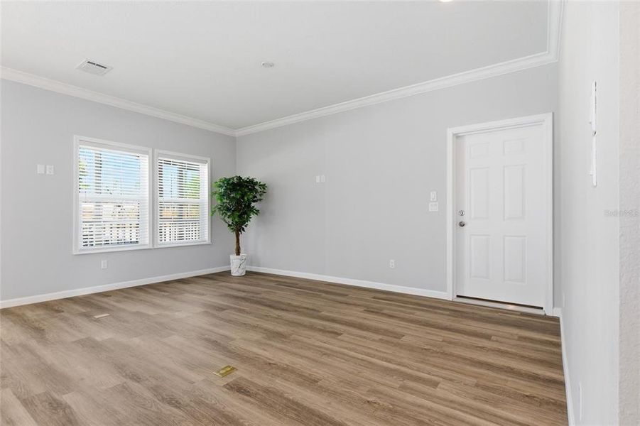 Spacious, unfurnished interior of a new home in , Venice (Image 11).