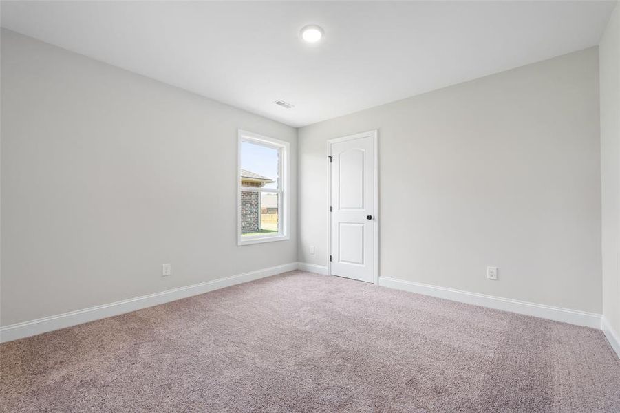 Spacious, unfurnished interior of a new home in Parks at Foster Crossing, Anna (Image 20). Spacious, unfurnished interior of a new home in Parks at Foster Crossing, Anna (Image 20).