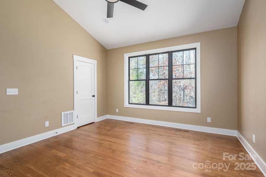 Spacious, unfurnished interior of a new home in , Maiden (Image 11).