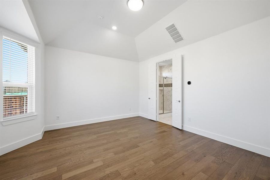 Spacious, unfurnished interior of a new home in Sandbrock Ranch, Aubrey (Image 19). Spacious, unfurnished interior of a new home in Sandbrock Ranch, Aubrey (Image 19).