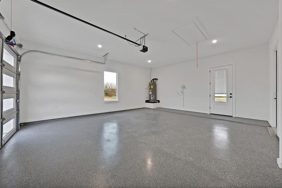 Spacious, unfurnished interior of a new home in , Celeste (Image 19).