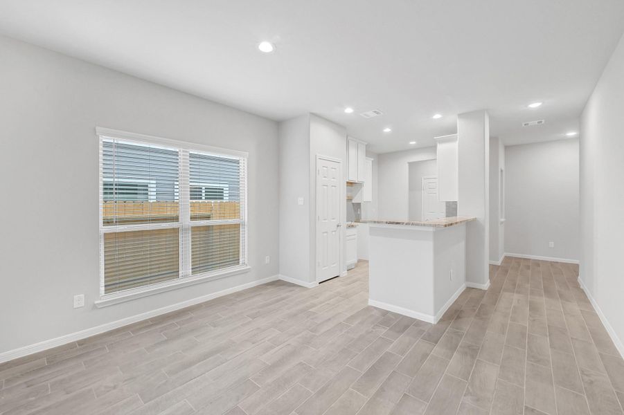 Spacious, unfurnished interior of a new home in Woodland Lakes, Huffman (Image 13). Spacious, unfurnished interior of a new home in Woodland Lakes, Huffman (Image 13).