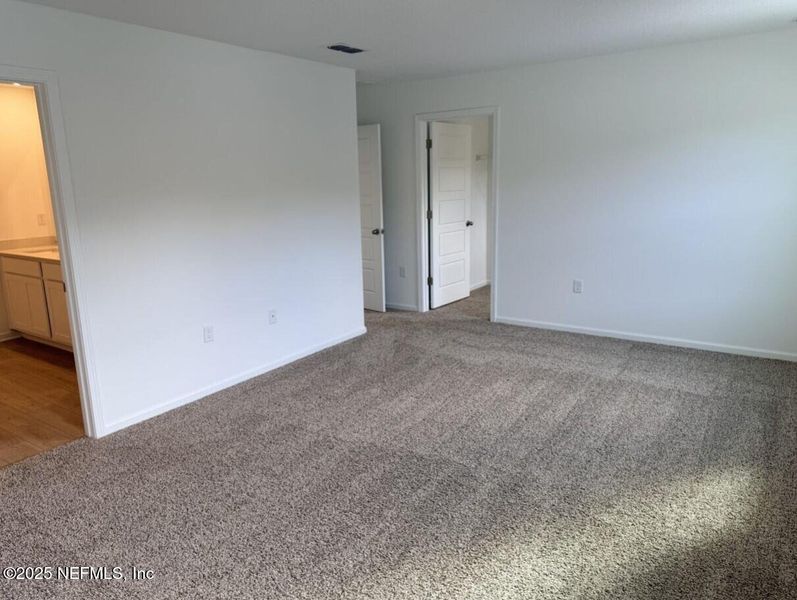 Spacious, unfurnished interior of a new home in The Arbors, Jacksonville (Image 20). Spacious, unfurnished interior of a new home in The Arbors, Jacksonville (Image 20).