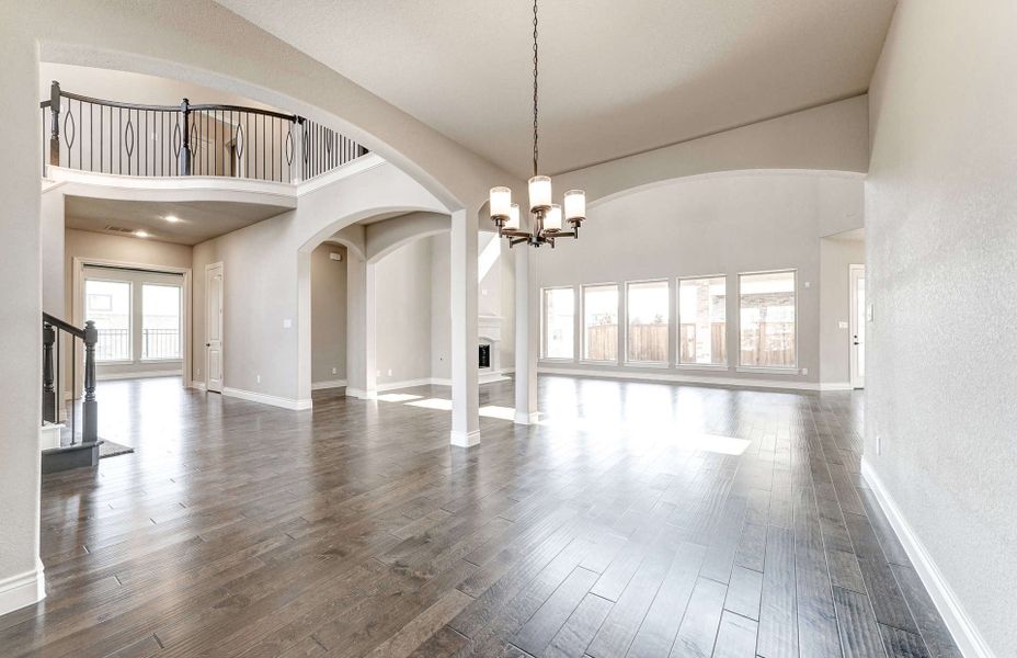 Representative unfurnished interior of a home built from the 4590 by Ravenna Homes in Artavia 70′, Conroe (Image 17).