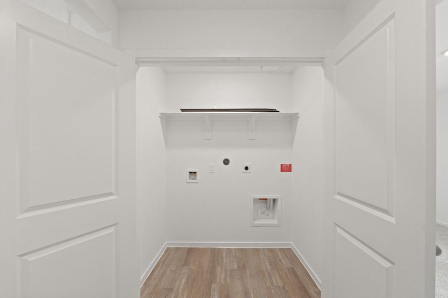 Spacious, unfurnished interior of a new home in Silverthorne, Conroe (Image 9).