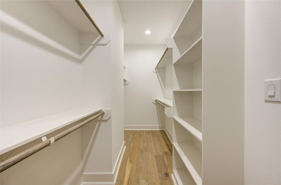 Spacious, unfurnished interior of a new home in , Houston (Image 17).