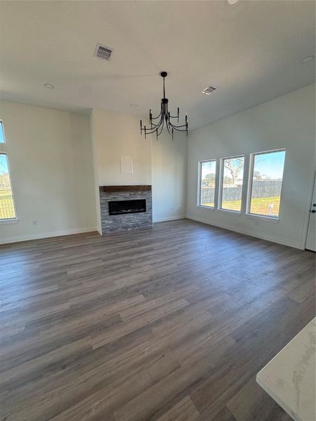 Spacious, unfurnished interior of a new home in , Angleton (Image 6).