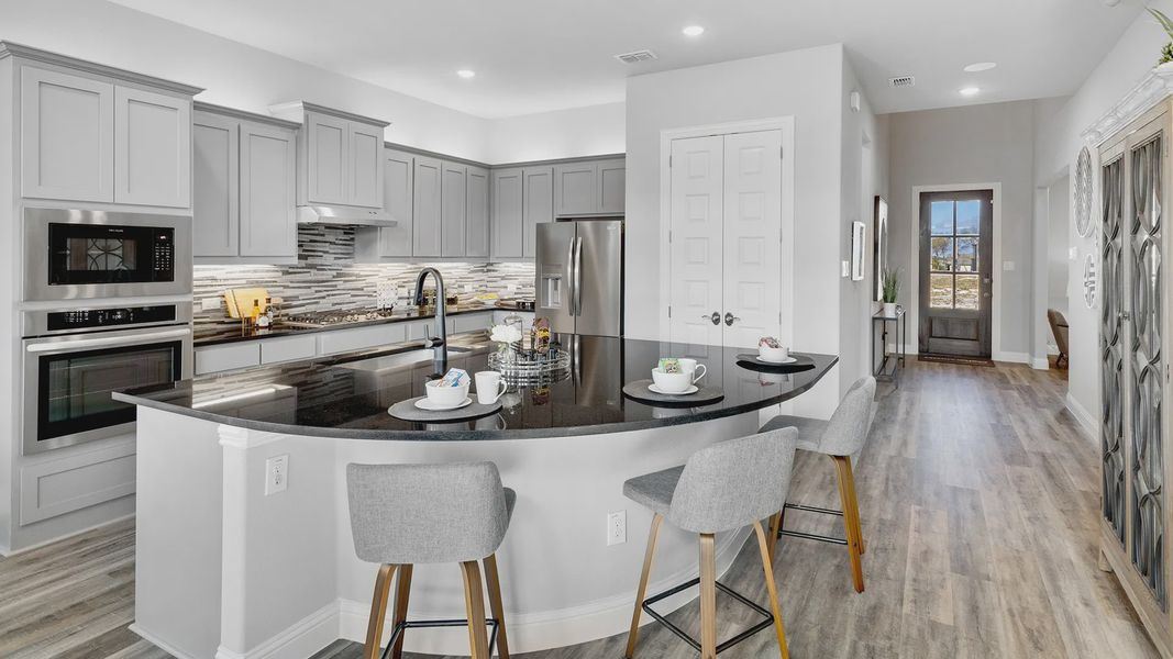 Model home photos of similar floorplans, not pictures of actual home. Model home photos of similar floorplans, not pictures of actual home.