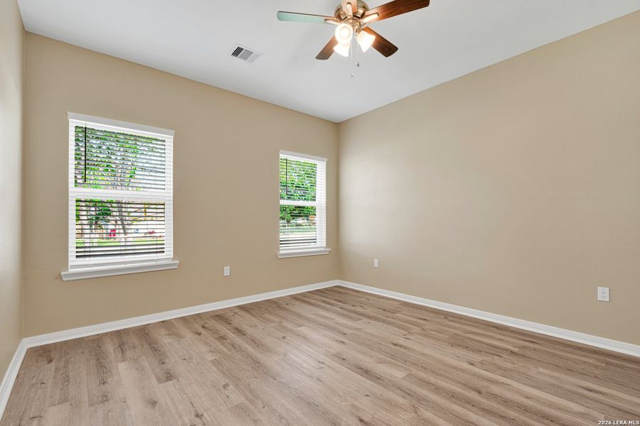 Spacious, unfurnished interior of a new home in , San Antonio (Image 12).