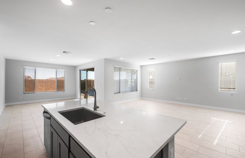 Image 22 of a home in Sun City Anthem at Merrill Ranch.