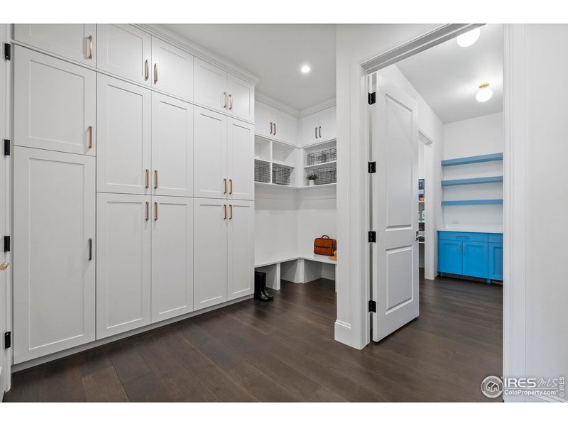 Spacious, unfurnished interior of a new home in , Fort Collins (Image 21).