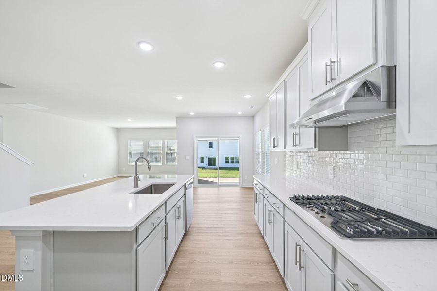 15-web-or-mls-Raleigh - Oak Manor - 713