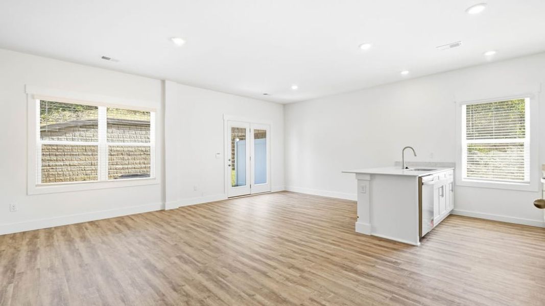 Spacious, unfurnished interior of a new home in The Arbor Townhomes, Kingsport (Image 25).