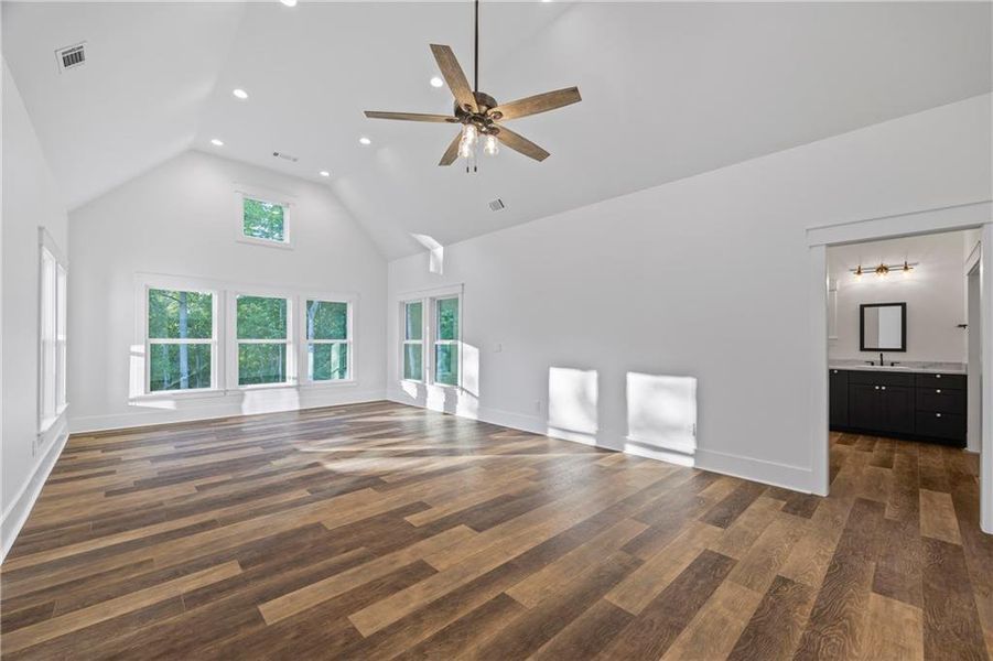 Spacious, unfurnished interior of a new home in , Flowery Branch (Image 105).