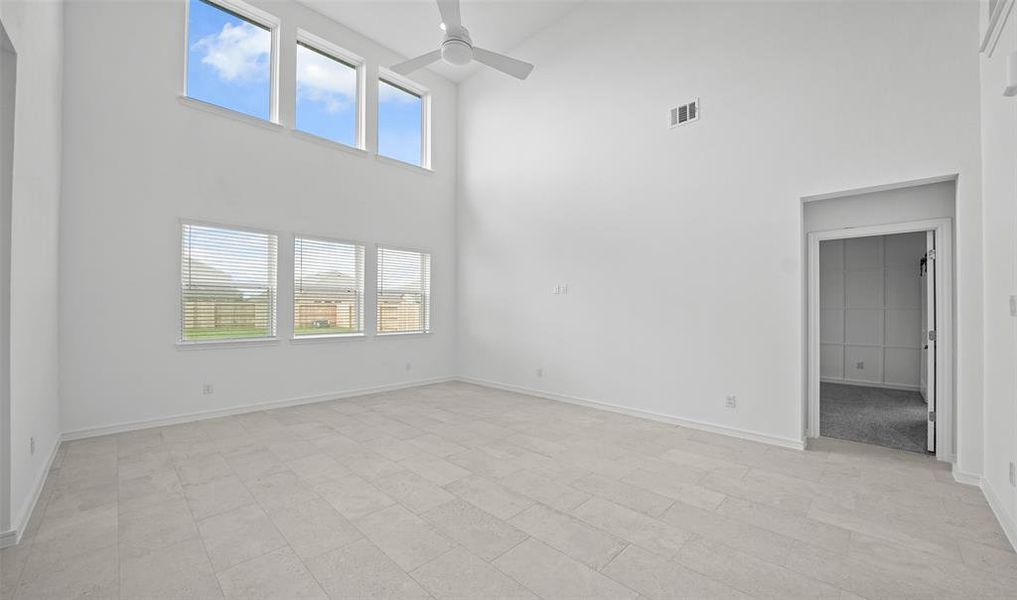 Two-story great room (*Photo not of actual home and used for illustration purposes only.)