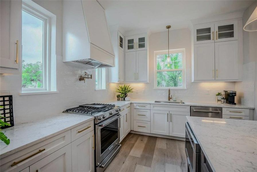 Furnished interior view inside a new home in , Ocala (Image 5).