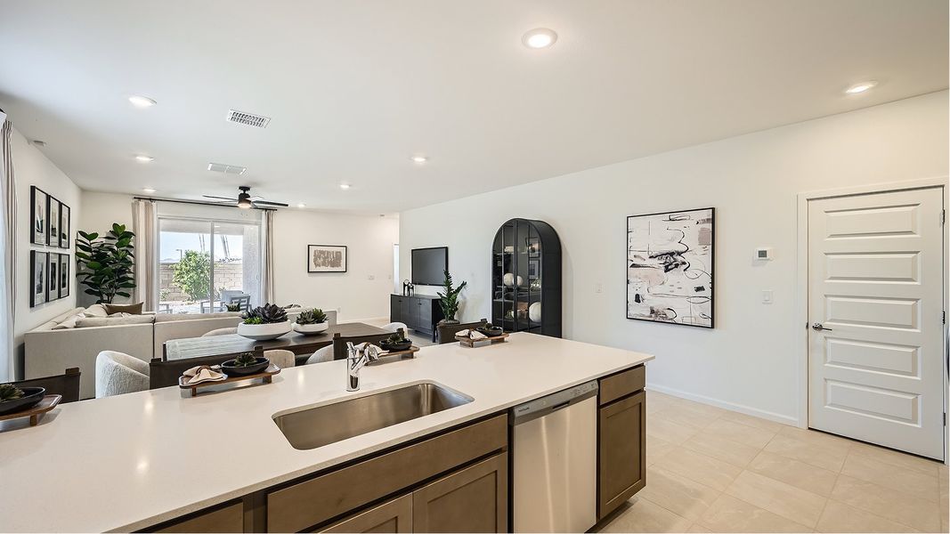 4083 Revolution Kitchen 2of2 Base8