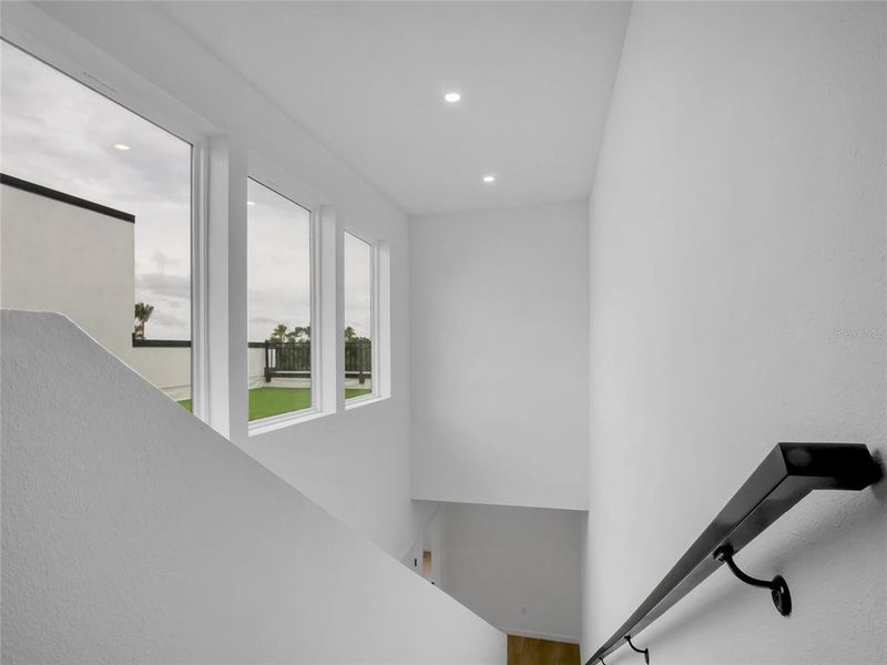Spacious, unfurnished interior of a new home in , St. Petersburg (Image 31).