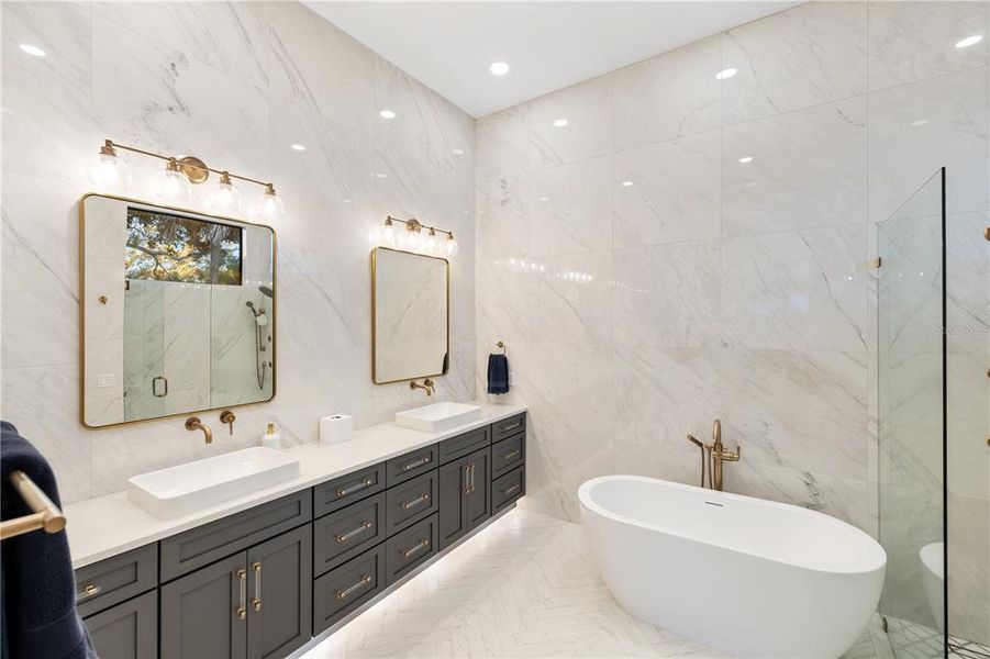 Furnished interior view inside a new home in , Sarasota (Image 10).