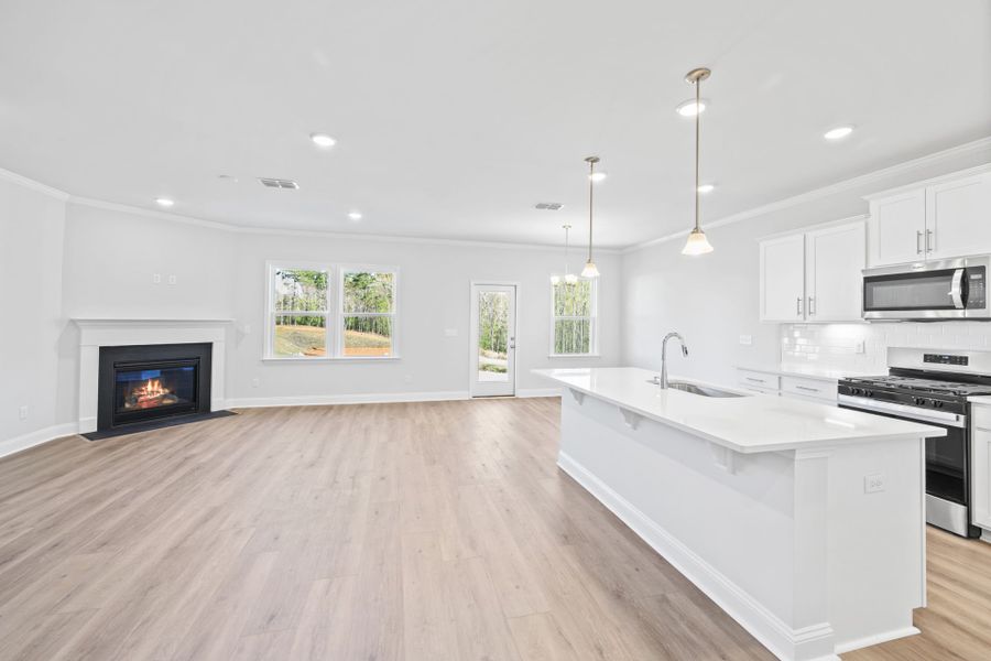 Spacious, unfurnished interior of a new home in Carriage Estates, Lexington (Image 21).