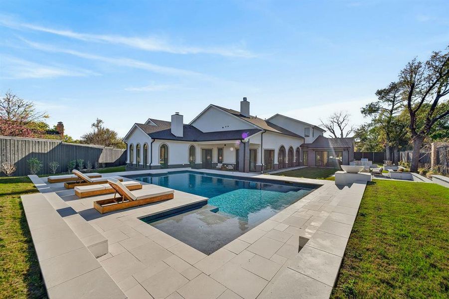 Exterior details and patio area of a home in , Dallas (Image 3).