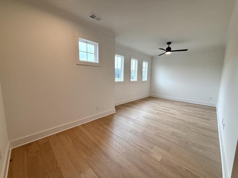 Spacious, unfurnished interior of a new home in Livingstone Park, Kennesaw (Image 28). Spacious, unfurnished interior of a new home in Livingstone Park, Kennesaw (Image 28).