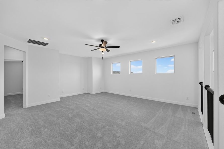 Spacious, unfurnished interior of a new home in Cross Creek Meadows, Celina (Image 36).
